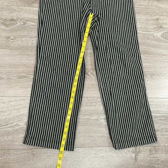Ann Taylor LOFT Laura Striped Cropped Pants With Floral Trim Detail 2 - Picture 11 of 14